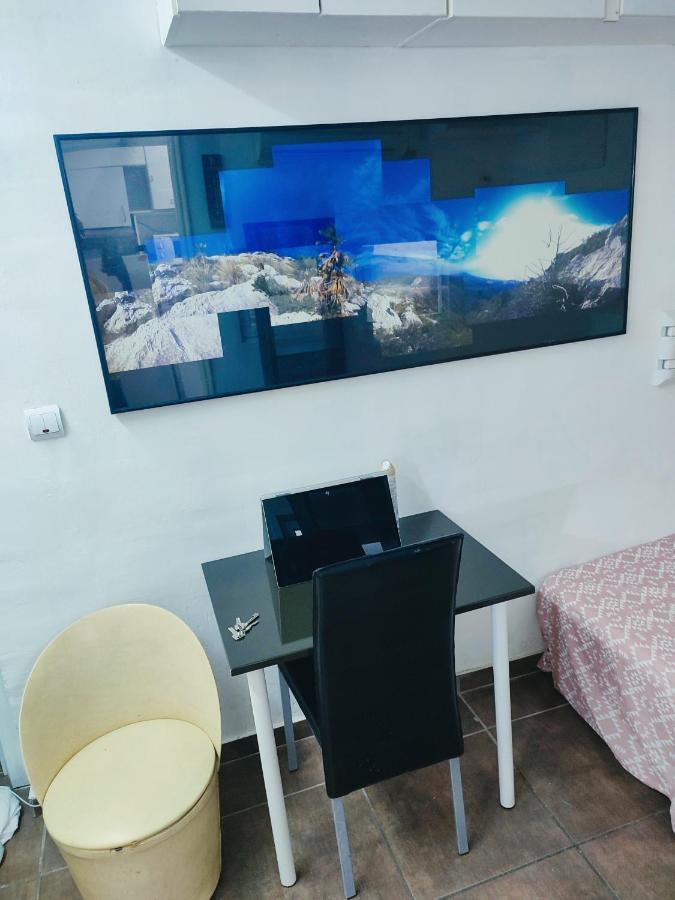 Апартаменти Nice Flat Within Walking Range To The Beach Барселона Екстер'єр фото
